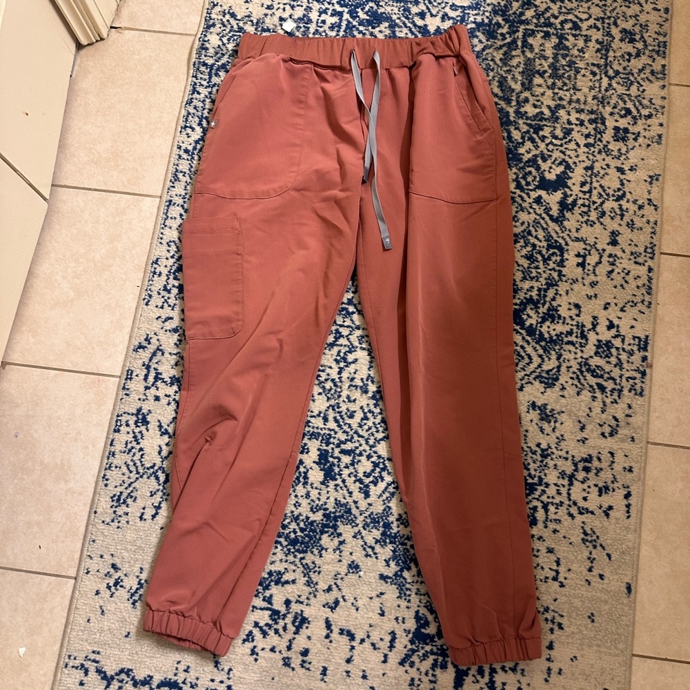 Figs Women’s joggers scrubs Sz Large
